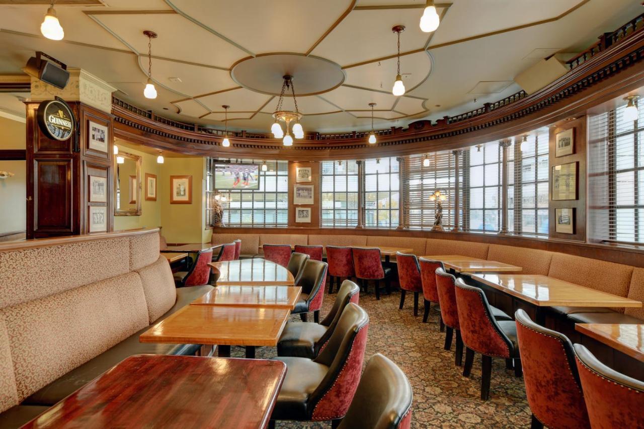 Strathcona Hotel Victoria Bagian luar foto